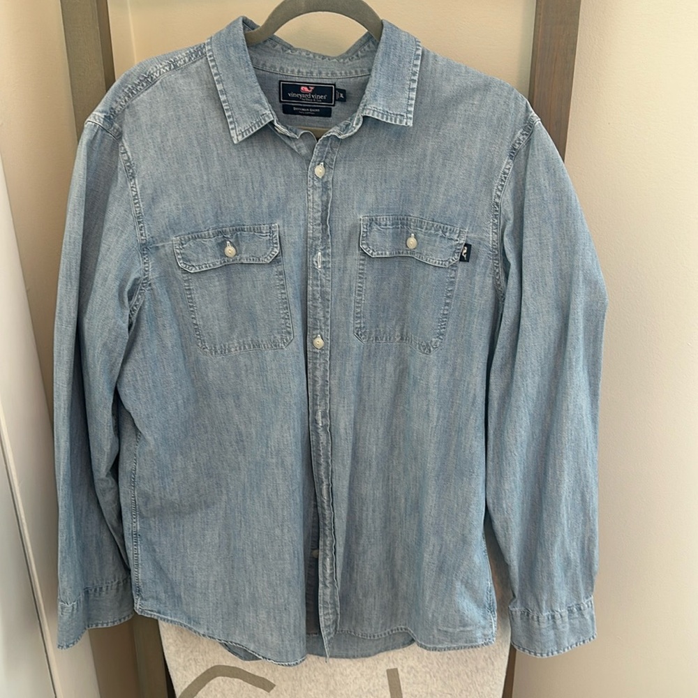 Vineyard Vines Men’s Dock Shirt Size XL thin denim